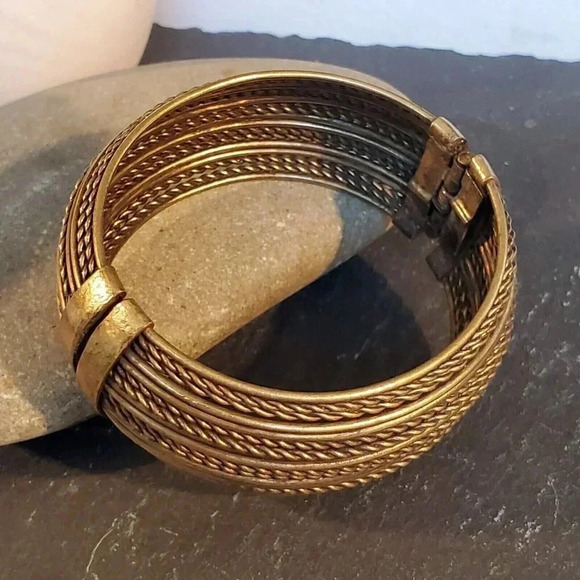 Vintage Y2K 90s Grunge Steampunk Bronze Hinged Metal Bangle Bracelet - Picture 7 of 8